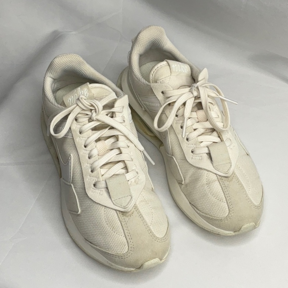 Nike Air Running Sneakers Cream & White with Suede and Mesh size US 6 EU 38.5